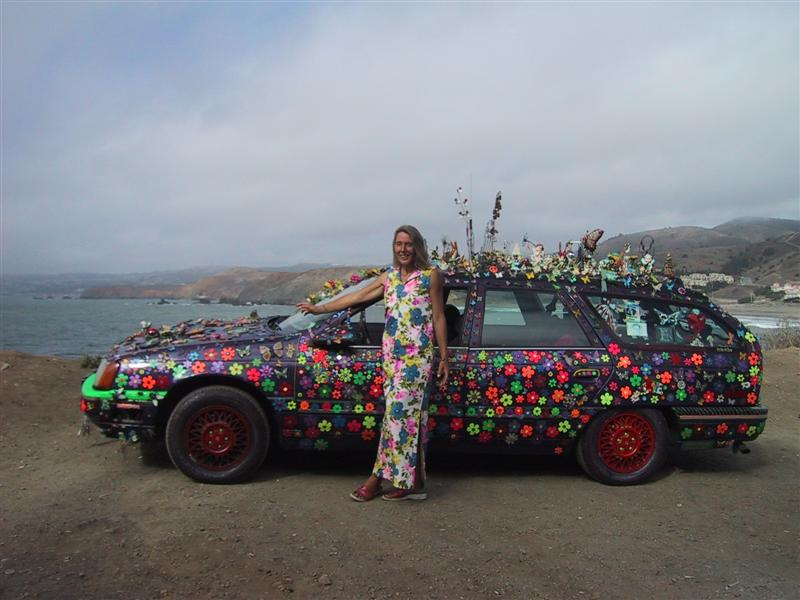 Illustration for article titled Groovalicious Purple Princess Of Peace Art Car Falls On Hard Times, Faces Crusher